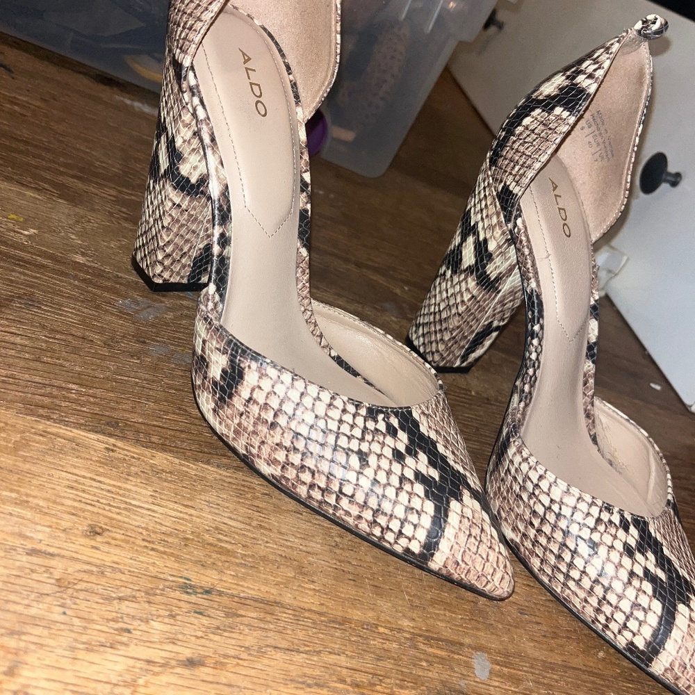 Heels - Picture 1 of 2